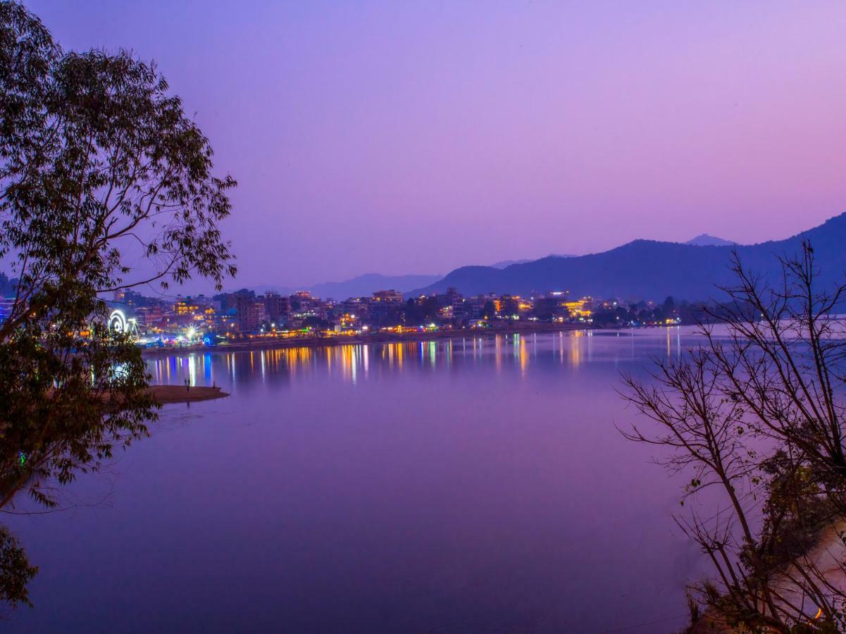 Hotel Fewa Corner & Restro Pokhara Exterior foto