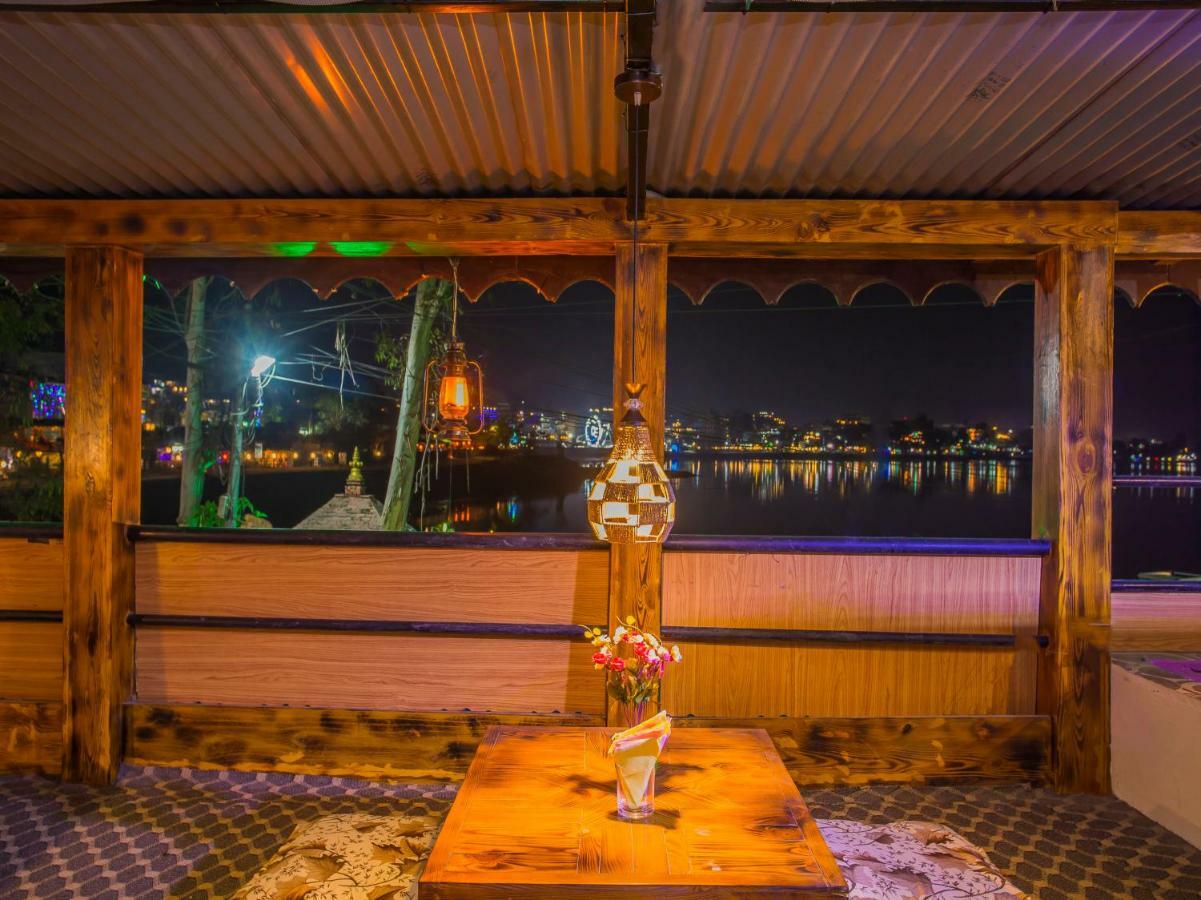 Hotel Fewa Corner & Restro Pokhara Exterior foto